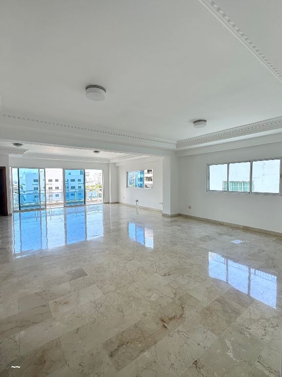 Apartamentos en Venta Los Cacicazgos, Distrito Nacional