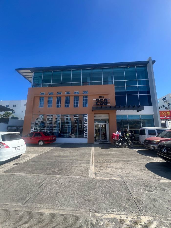 Locales en Venta La Castellana, Distrito Nacional